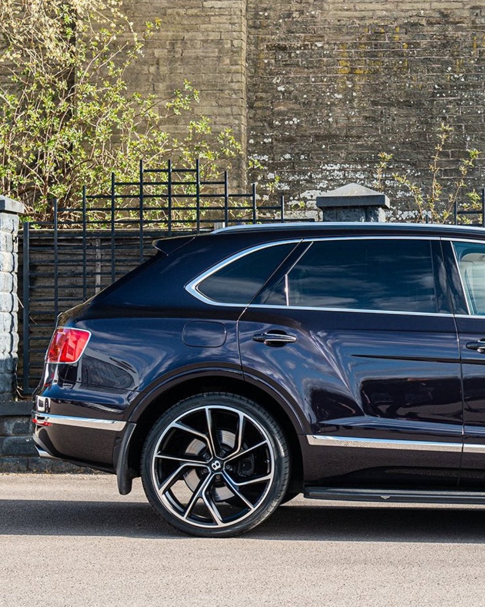 ProjectKahn's tweet image. Bentley Bentayga (2016–2020) Type 56 RS-Forged Light Alloy Wheels
Price: £4,000

Front Wheel Size: 10 x 24&quot;
Rear Wheel Size: 10 x 24&quot;
Colour: Diamond Cut / Satin Black
Vehicle Fitment: Bentley Bentayga (2016–2020)

See more: projectkahn.com/collections/be…

#KahnDesign #ChelseaTruckCo
