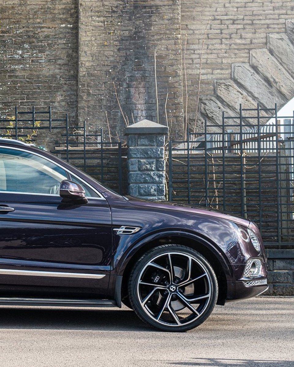 ProjectKahn's tweet image. Bentley Bentayga (2016–2020) Type 56 RS-Forged Light Alloy Wheels
Price: £4,000

Front Wheel Size: 10 x 24&quot;
Rear Wheel Size: 10 x 24&quot;
Colour: Diamond Cut / Satin Black
Vehicle Fitment: Bentley Bentayga (2016–2020)

See more: projectkahn.com/collections/be…

#KahnDesign #ChelseaTruckCo