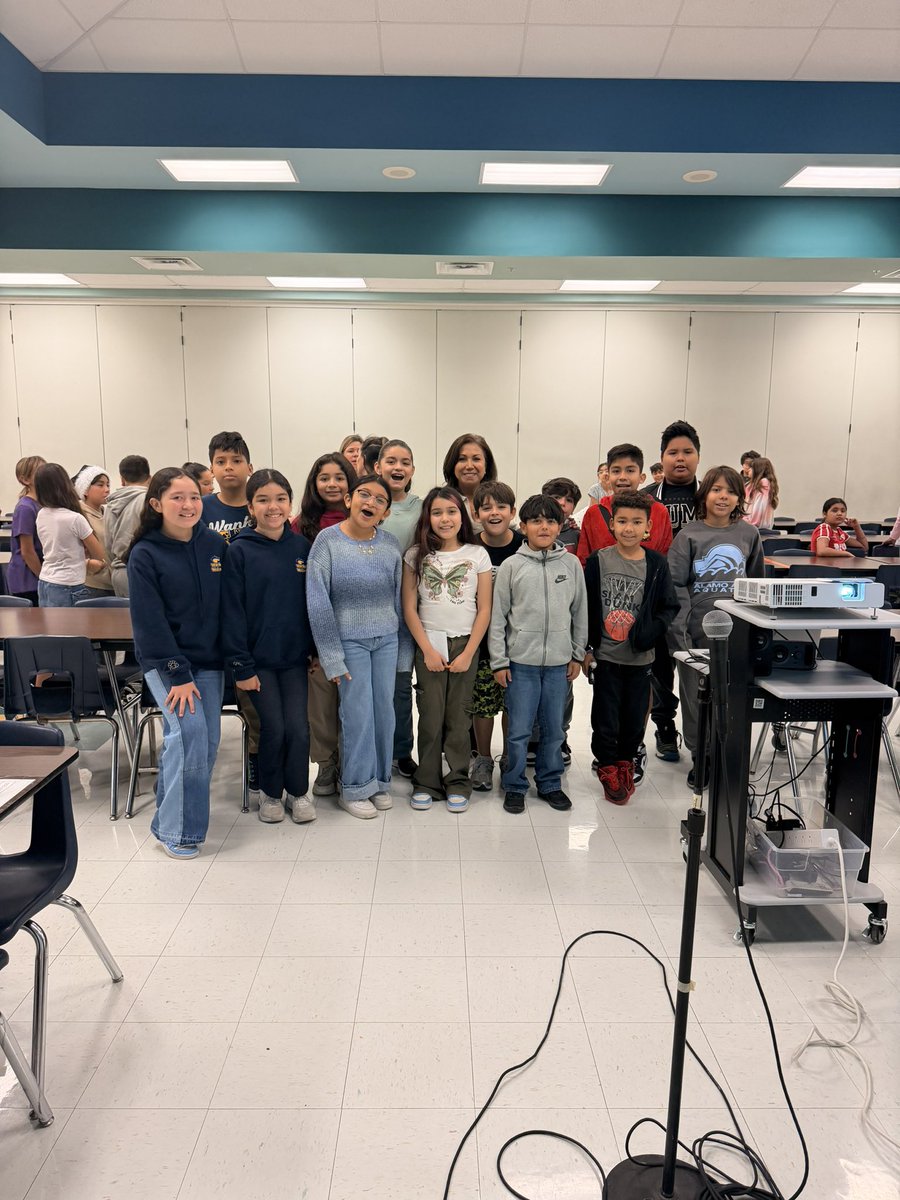 One of our favorite events of the year -welcoming our future Skyhawks !  Future Skyhawks!@NISDStinson 
<a href="/NISDCounseling/">NISD Counseling</a> <a href="/NISDCarnahan/">Carnahan Elementary</a> <a href="/NISDWanke/">Wanke Elementary</a>