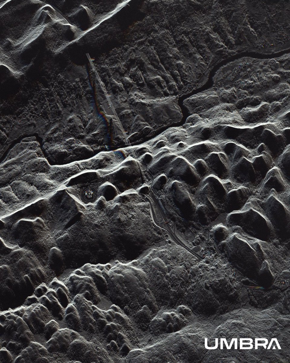 umbraspace's tweet image. Pingtang Bridge, Guizhou, China
Resolution: 25 cm | 4x looks | Collect Date: 9.11.25 | Lat: 25°, Long: 107°

Rising 1,089 ft (332 meters) above the mountains of Guizhou province, the Pingtang Bridge is the world’s highest reinforced concrete bridge tower.