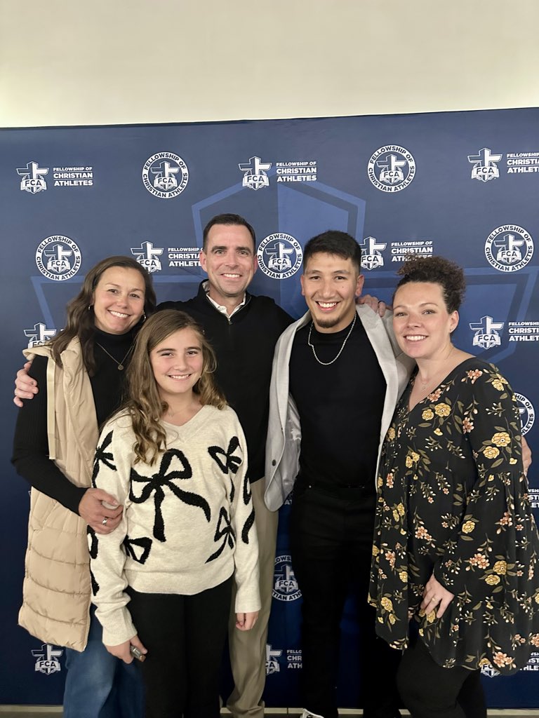 Last night I spoke at the FCA Banquet for South Central Ky FCA!!! Loved being there to help support the Bradford team and all the great ministry efforts they have going on!!! 

FCA is uniquely positioned by God to bring Gospel hope and love!! Love what we get to do!