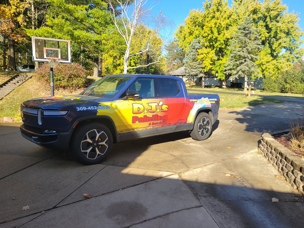 Getting a quote today for some work, and I recognized the owl locking sound from the driveway. Bonus points for this company for showing up in a Rivian! They move to the top of my list.
