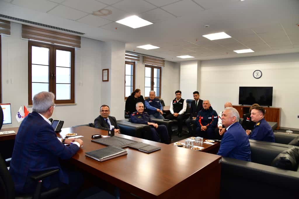 📍Trabzon

Trabzon AFAD İl Müdürlüğünü ziyaret ederek yürütülen çalışmalar hakkında bilgi aldık, afet yönetimi ve koordinasyona ilişkin değerlendirmelerde bulunduk.

#AFAD