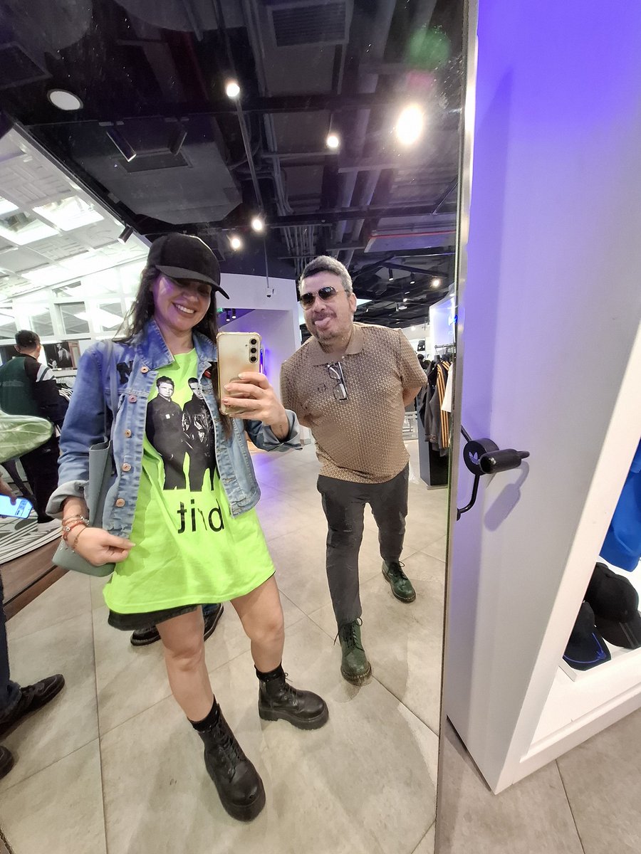 Alguien tenía que usar esta polera hoy!!💚
@MichelleMiguras 

<a href="/Miguras/">MIGURAS</a>