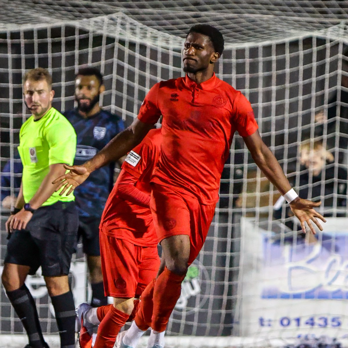 Let's hear you loud and proud tomorrow 📢 

You have just five hours to get your ticket for our match with Weston-super-Mare at our pre-match prices! 🎟️
🔗 eastbourneboroughfc.ktckts.com/event/eas2526h…