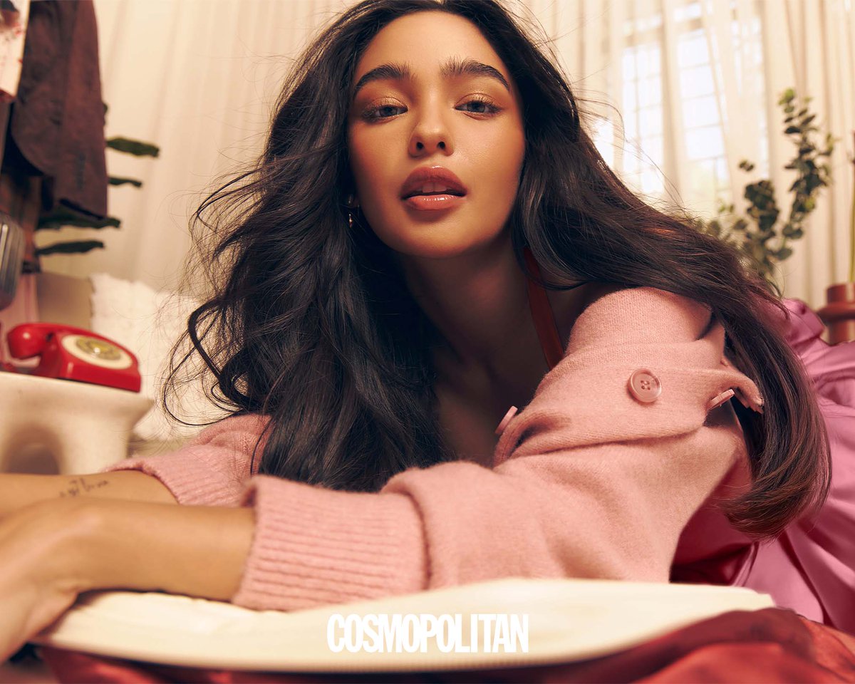 turns out one of blythe’s bucket list goals as an actress was to be a cosmo cover girl—and now she finally is 😭 so so proud of her fr!! she’s really living her dreams one by one 🥹

read the full article here: cosmo.ph/entertainment/…