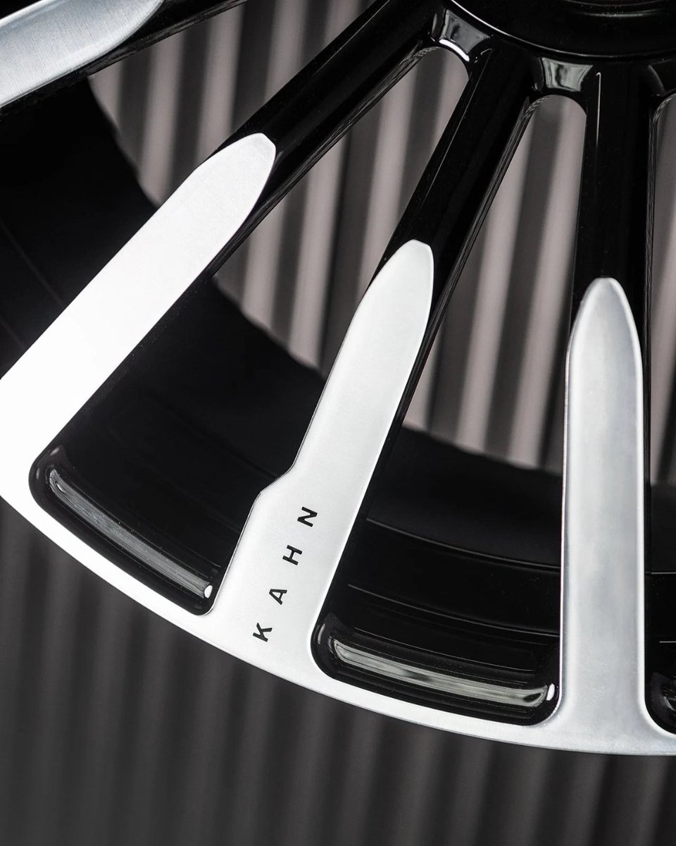 ProjectKahn's tweet image. Type 61 Forged Lightweight Alloy Wheels – Suitable for Rolls-Royce Cullinan (2018–Present)

Front Wheel Size: 10 x 24&quot;
Rear Wheel Size: 10 x 24&quot;
Colour: Gloss Black / Diamond Cut
Vehicle Fitment: Rolls-Royce Cullinan (2018–Present)

projectkahn.com/collections/ro…

#KahnDesign