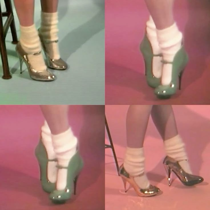 archivedlooks's tweet image. Socks and heels ✰