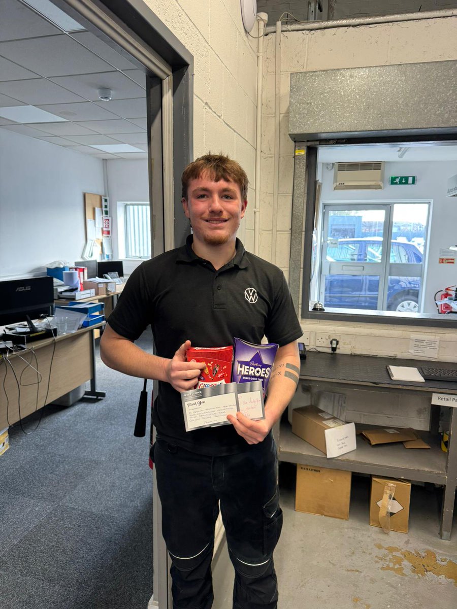 ThePCMG's tweet image. 🎉 Double Bubble for Mason! 🎉
A huge thank you to Mason for your incredible support - a card from our Southampton Brand Manager recognising your help with colleagues, and one from HR for going above and beyond. Your dedication doesn’t go unnoticed! 🙌

#TeamExcellence