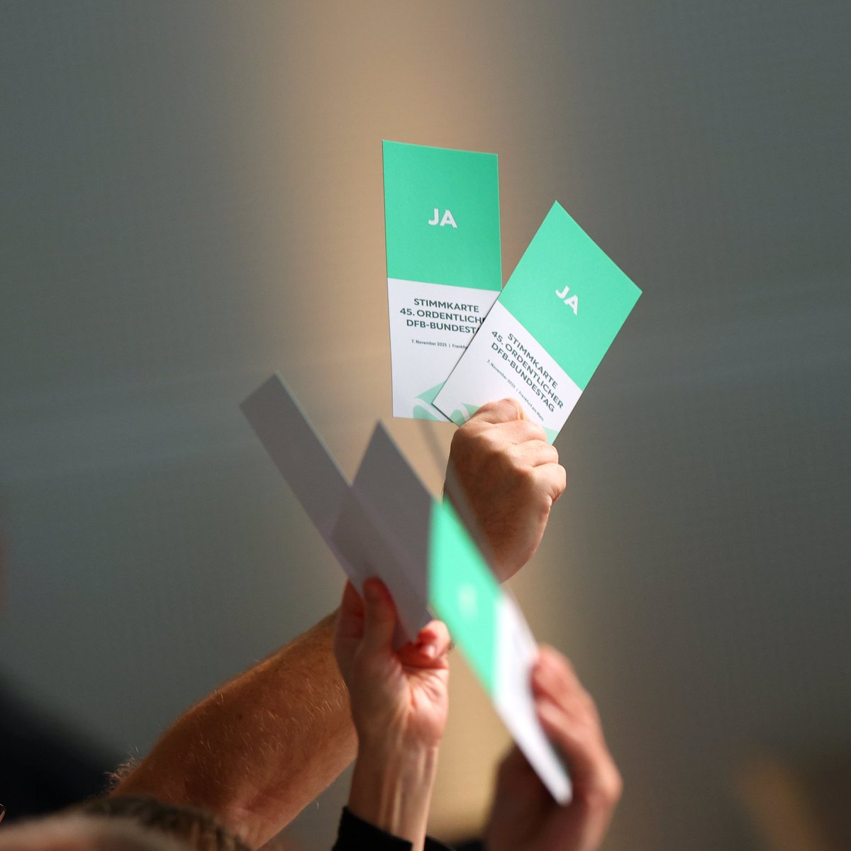 Eigene Gesellschaft für die Frauen-Bundesliga: HSV ist Teil des neuen Ligaverbands ℹ️
 
Ein neuer Ligaverband stärkt die Professionalisierung und Eigenständigkeit des Frauenfußballs in Deutschland. ➡️ bit.ly/HSVFrauen1260

#nurderHSV