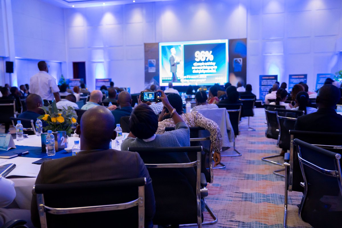 GLN_Rwanda's tweet photo. Our speaker, @jonacuff, equipped leaders with a powerful session on “Procrastination Proof.”
He challenged everyone to identify their stuck spots and reminded us that procrastination isn’t a time issue; it’s a mindset issue.
@glnsummit
#GLS25 #GLSRW25 https://t.co/VXXsQCYbMC