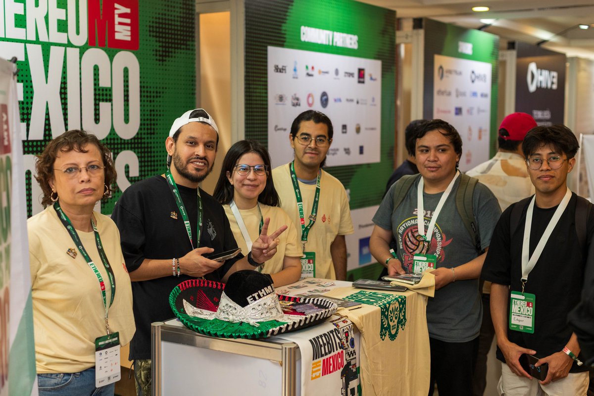 ethereum_mexico's tweet image. 💥 ¡Gracias @MeebitsNFTs por ser parte de #ETHMexico2025 🇲🇽!

Más que simples coleccionables, Meebits es una comunidad en movimiento.
Hoy, sus avatares viven como piezas únicas en el metaverso, conectando arte, identidad y cultura digital.✨
🔗 Descubre más:…