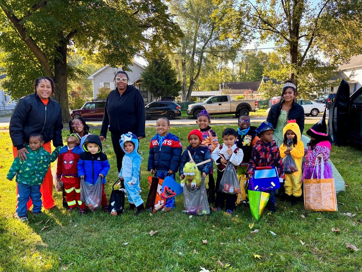 Flashback Friday! Last week, the children at our Felman Center Head Start enjoyed a trunk-or-treat event. Great costumes!

Head Start is enrolling: catholiccharitiesjoliet.org/services/early…