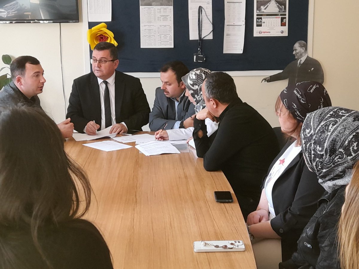 İlçe Milli Eğitim Müdürümüz Onur BEKYÜREK’in katılımıyla Atatürk İlk/Ortaokulunda 24 Kasım Öğretmemler Günü Programı hazırlık çalışmaları toplantısı gerçekleştirildi. <a href="/Ordu_MEM/">Ordu İl Millî Eğitim Müdürlüğü</a> <a href="/bekyurek/">ONUR BEKYÜREK</a> #eğitimkentiordu #gölköy #24kasımöğretmenlergünü