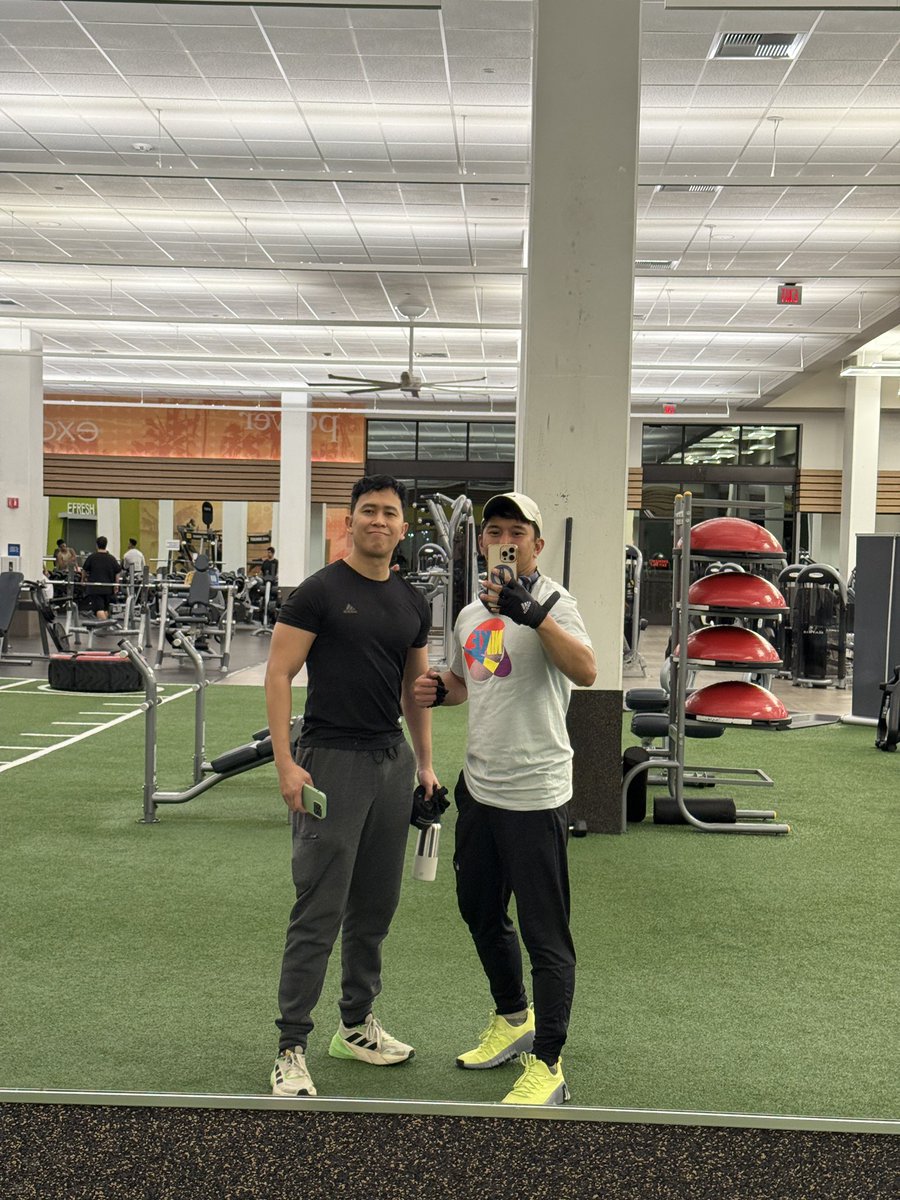 iam_kenito's tweet image. Getting back in shape with @mjfelipe  #SanDiego #LAFitness