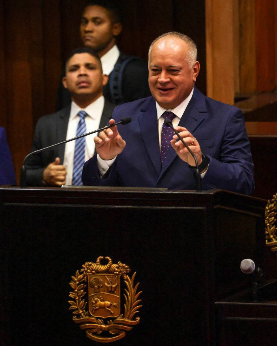 El apoyo de nuestro pueblo venezolano y el esfuerzo de nuestros organismos de inteligencia y seguridad policial nos permite avanzar y detectar toda actitud sospechosa y embarcación que pretenda violar nuestra soberanía 🇻🇪 

#𝑺𝒐𝒎𝒐𝒔𝑷𝒖𝒆𝒃𝒍𝒐𝑰𝒎𝒑𝒆𝒓𝒕𝒖𝒓𝒃𝒂𝒃𝒍𝒆
