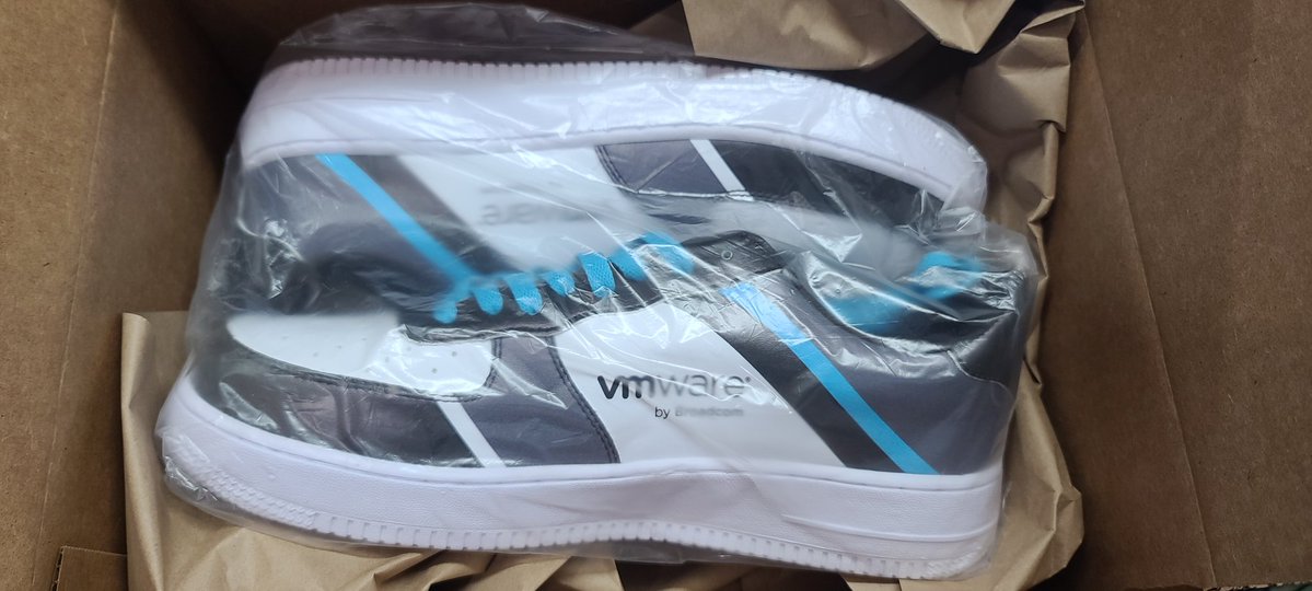 wonder_nerd's tweet image. Guess what just showed up on my doorstep from #VMwareExplore...

I passed my #VCP #VCF architect exam on the Thursday of Explore, and they were out of shoes... 

They showed up today! 😁
#vExpert