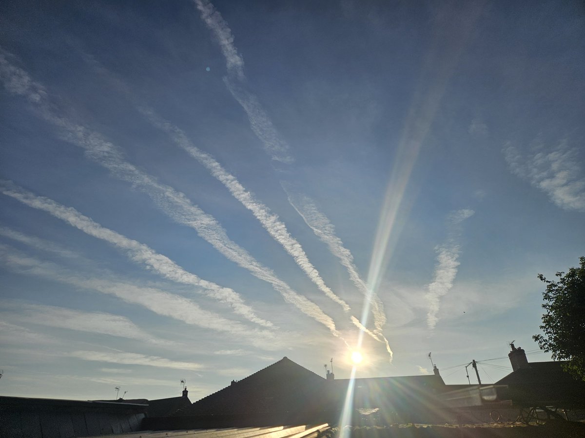 Demo2020cracy's tweet image. There&apos;s an issue that people suffer from thats more common than the flu. 
Geoengineering blindness.
It&apos;s where your eyes and thinking mind are disconnected from reality, and you won&apos;t even discuss the subject. 🙈🙉🙊