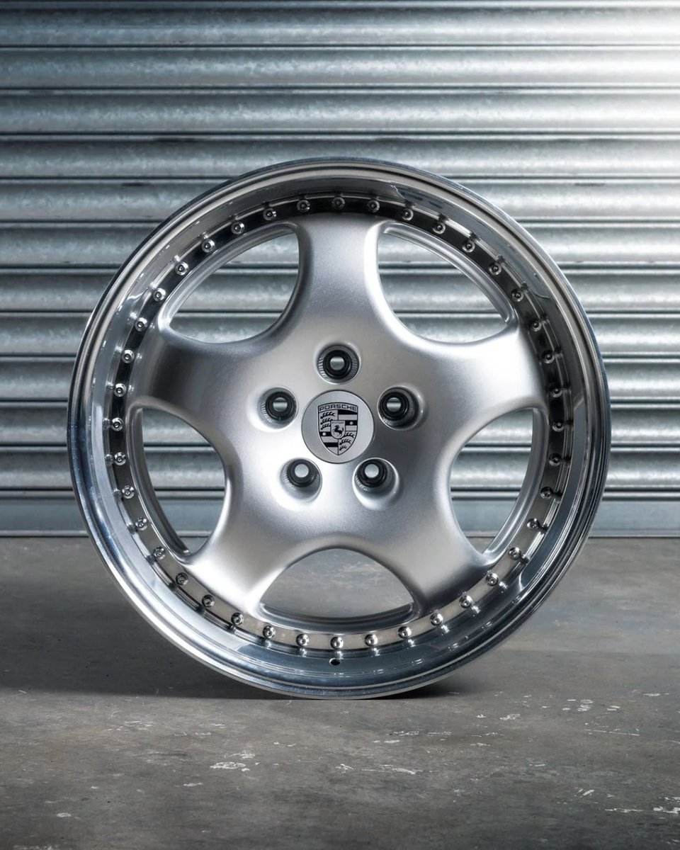 ProjectKahn's tweet image. Cup 1 Remastered 3-Piece Forged Light Alloy Wheels – Suitable for Porsche 911/992 (2019–Present)
Price: £7,000

Front Wheel Size: 8.5 x 20&quot;
Rear Wheel Size: 11.5 x 21&quot;
Colour: Hyper Silver

See more: projectkahn.com/collections/po…

#KahnDesign #Porsche #Cup1Remastered #ForgedWheels