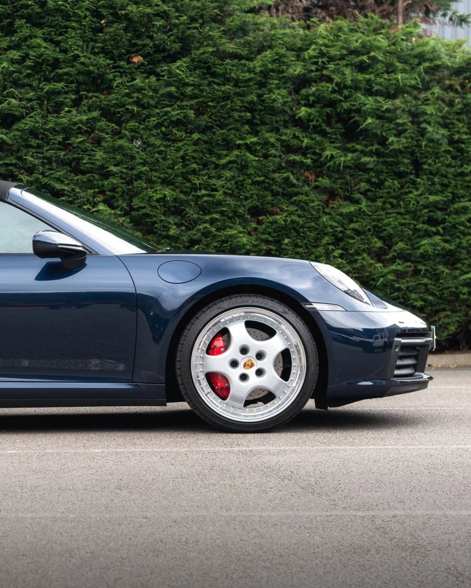 ProjectKahn's tweet image. Cup 1 Remastered 3-Piece Forged Light Alloy Wheels – Suitable for Porsche 911/992 (2019–Present)
Price: £7,000

Front Wheel Size: 8.5 x 20&quot;
Rear Wheel Size: 11.5 x 21&quot;
Colour: Hyper Silver

See more: projectkahn.com/collections/po…

#KahnDesign #Porsche #Cup1Remastered #ForgedWheels