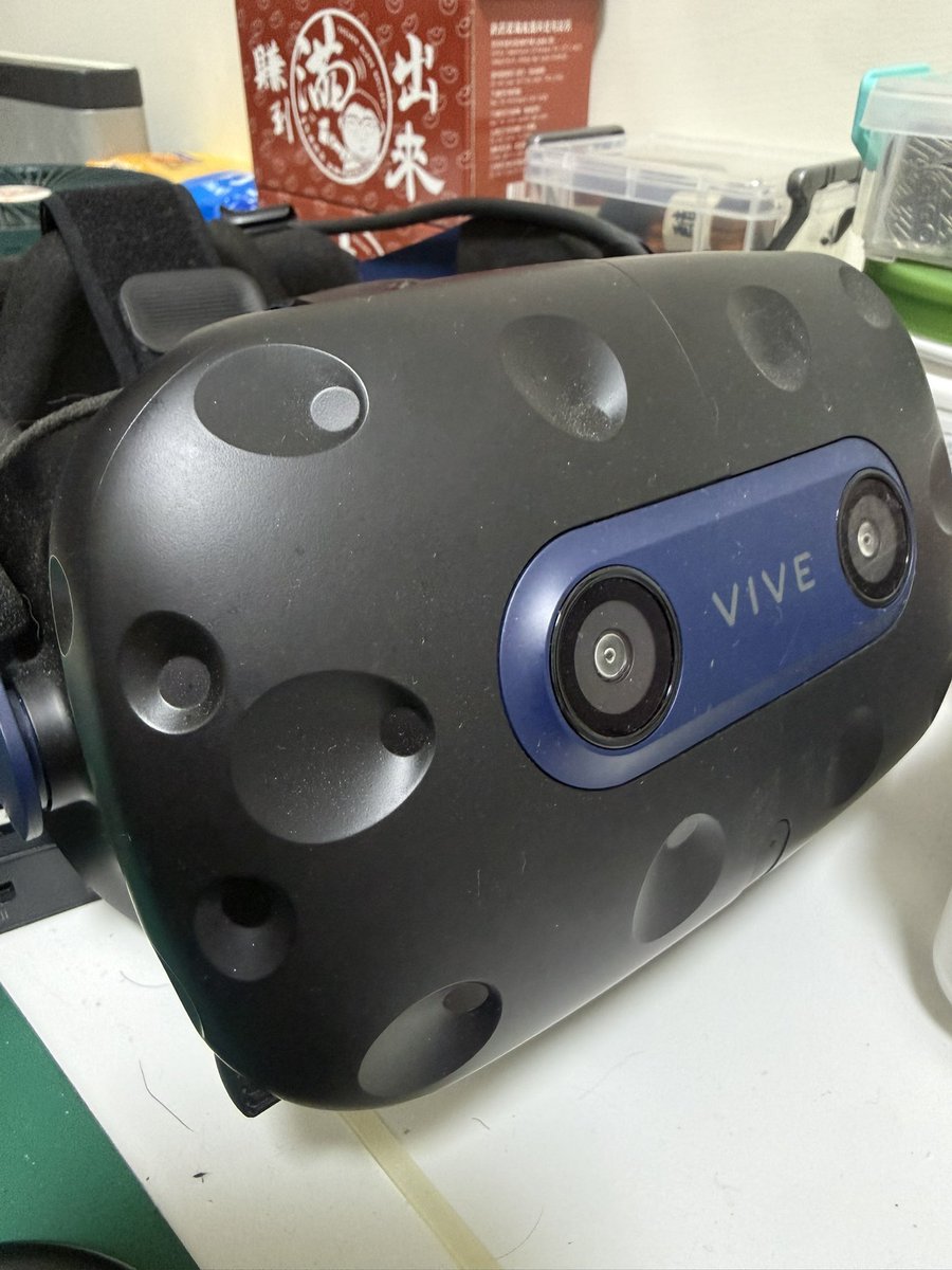 《抽獎》

我放了半年才知道有這個東西  
都沒在玩
VIVE PRO2 
含兩個控制器  兩個基地台
是不少玩家心目中的逸品
現在直接抽給你們   反正我也不會玩
（加3D暈）

然後來一台2萬元就有的主機
遊戲都能打
花小錢  大享受

R5-3400G
MSI A520M-A Pro 
D4-3200 32G
WD SN5000 1TB
RX6600
TN650
DK353