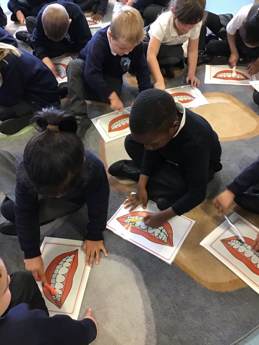 EYFS_OLSP's tweet photo. Reception had a visit from the school nurse this week who taught them all about oral health. The children practised their brushing teeth and discussed which foods contain lots of sugar🍫🦷🪥 #OralHealth #StayHealthy @OLSP_Heywood https://t.co/4bxFfe2K2T