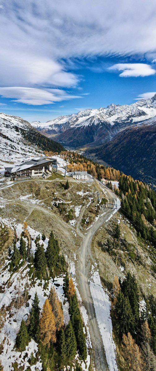 Fin de saison à La Flégère — le 11 novembre. 🍂

En attendant l’hiver… ❄️
Appuie, et enregistre en 4K : ton nouveau fond d’écran signé La Flégère est prêt. 👇
#chamonix #flegere