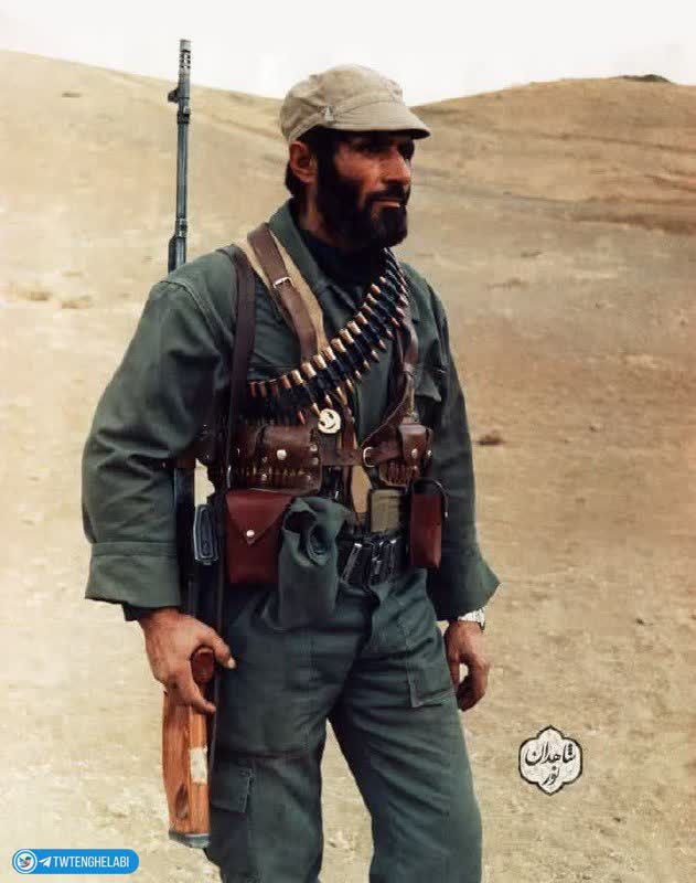 VaraviNews11's tweet photo. عکسی قدیمی از نابغه تک تیراندازی ایران در جنگ تحمیلی با 700 شلیک موفق و رکورد دار جهان!

شهید عبدالرسول زرین

#فالوبک_تضمینی #فالوبک_فوری https://t.co/pHDRgziIXY