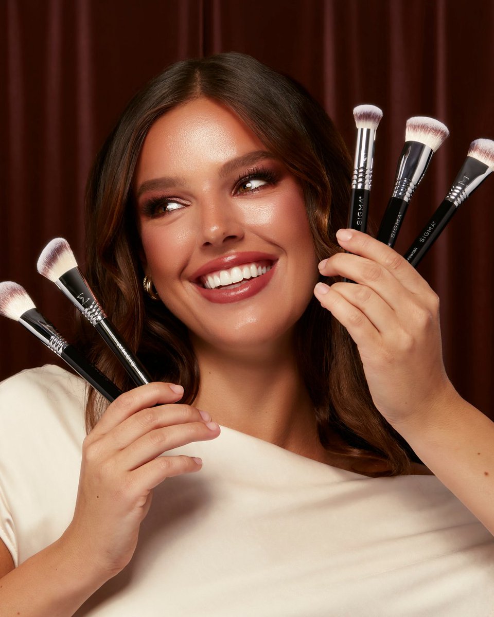 SigmaBeauty's tweet photo. Your guide to gifting made beautiful 🎄
Discover thoughtful, pro-quality picks for every beauty lover on your list all curated by Sigma.
Shop the Holiday Gift Guide: https://t.co/vVuNuTEGBO
#Sigma #HolidaySets https://t.co/Wg7c7QeEx0