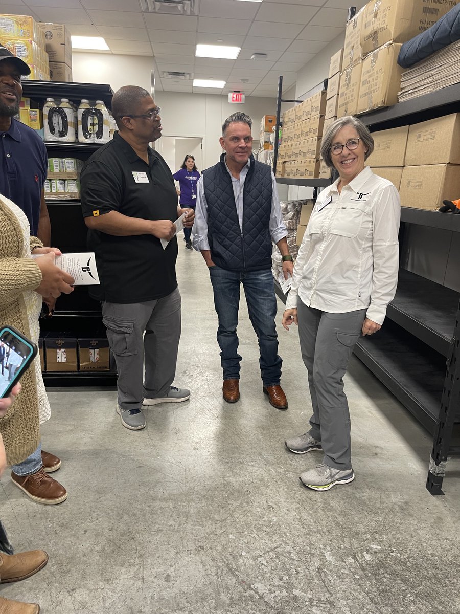 michaeldcrain's tweet image. Honored to present a special recognition to @WestAidFW for 40 years of serving Fort Worth families in need. With rising food insecurity during the federal government shutdown, it’s more important than ever that no one in Fort Worth goes hungry.

This is a team effort—thank you to…