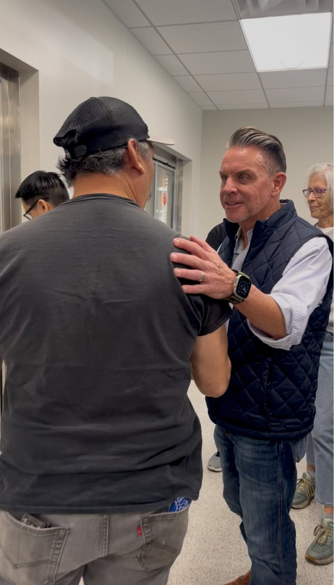 michaeldcrain's tweet image. Honored to present a special recognition to @WestAidFW for 40 years of serving Fort Worth families in need. With rising food insecurity during the federal government shutdown, it’s more important than ever that no one in Fort Worth goes hungry.

This is a team effort—thank you to…