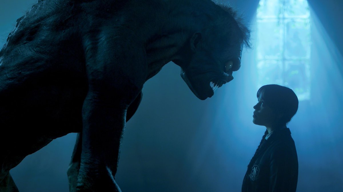 Уэнздей, 2 сезон.
Сколь богат на фантазию детективный сюжет, столь глупо герои его распутывают, создавая все проблемы, которые потом сами мужественно решают.
Но актёры, шутки, бёртовщина, легкость повествования и постоянный движ создают приятное, хоть и бестолковое, хрючево.