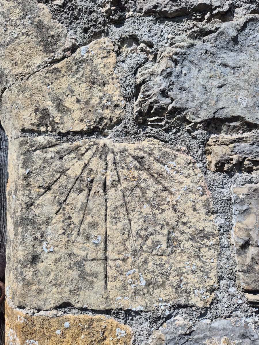 TheHistoryMouse's tweet photo. Time for some of Mouse's #FridaysBitsAndPieces from #StMaryQuantoxhead #Somerset. The bits and pieces Mouse didn't get to share during the week: At last a real one. Mass or scratch dial. The hole didn't hold the original gnomon because, guess what, that's in modern cement mortar https://t.co/jnAGX9di8j