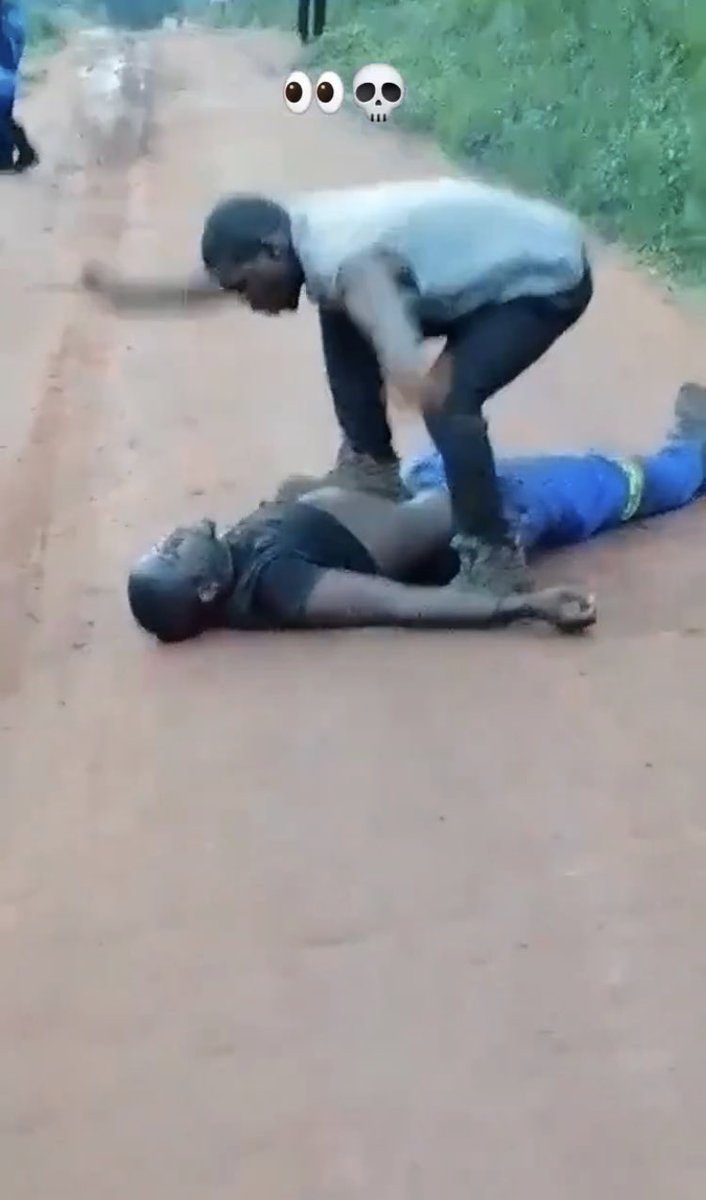 PapaGeezlike's tweet photo. @mr_shimmy When executed properly this double mpama at 00:39 secs ends a fight before it even starts 🤌🏾
#StuffOfLegends https://t.co/gRO8vIB2rb