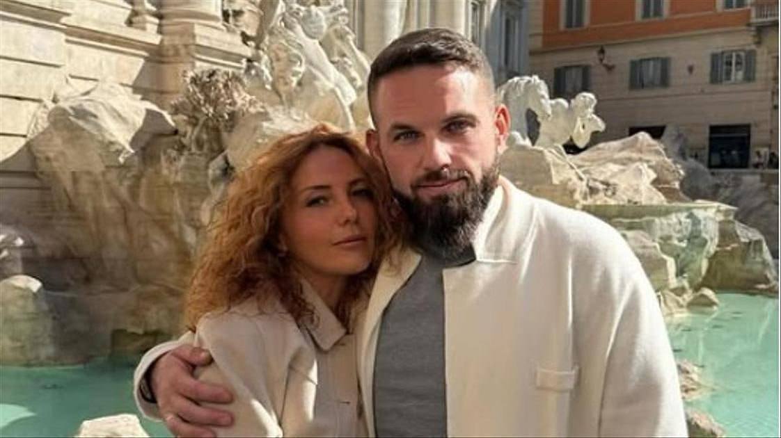 web3nyla's tweet image. Crypto scammer Roman Novak and his wife murdered in UAE

Authorities say the couple were kidnapped for ransom, but when the suspects failed to get the money, they killed them.
The couple’s phones last pinged in Hatta, Oman, and later in Cape Town before going dark.

Russian…