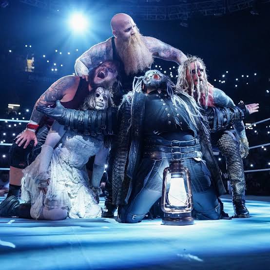 zachadavious's tweet image. WYATT SICKS COMMUNITY RANT THREAD:
this community genuinely has went from one of the most passionate lovable communities, to the most toxic, insensitive and hateful communities in just the span of a few days.. (1/6)