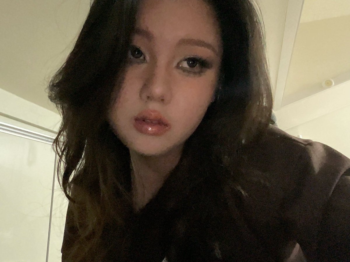 catflosno's tweet image. 히히..스모키 했오요…생일 기념으루🖤
#소소티디