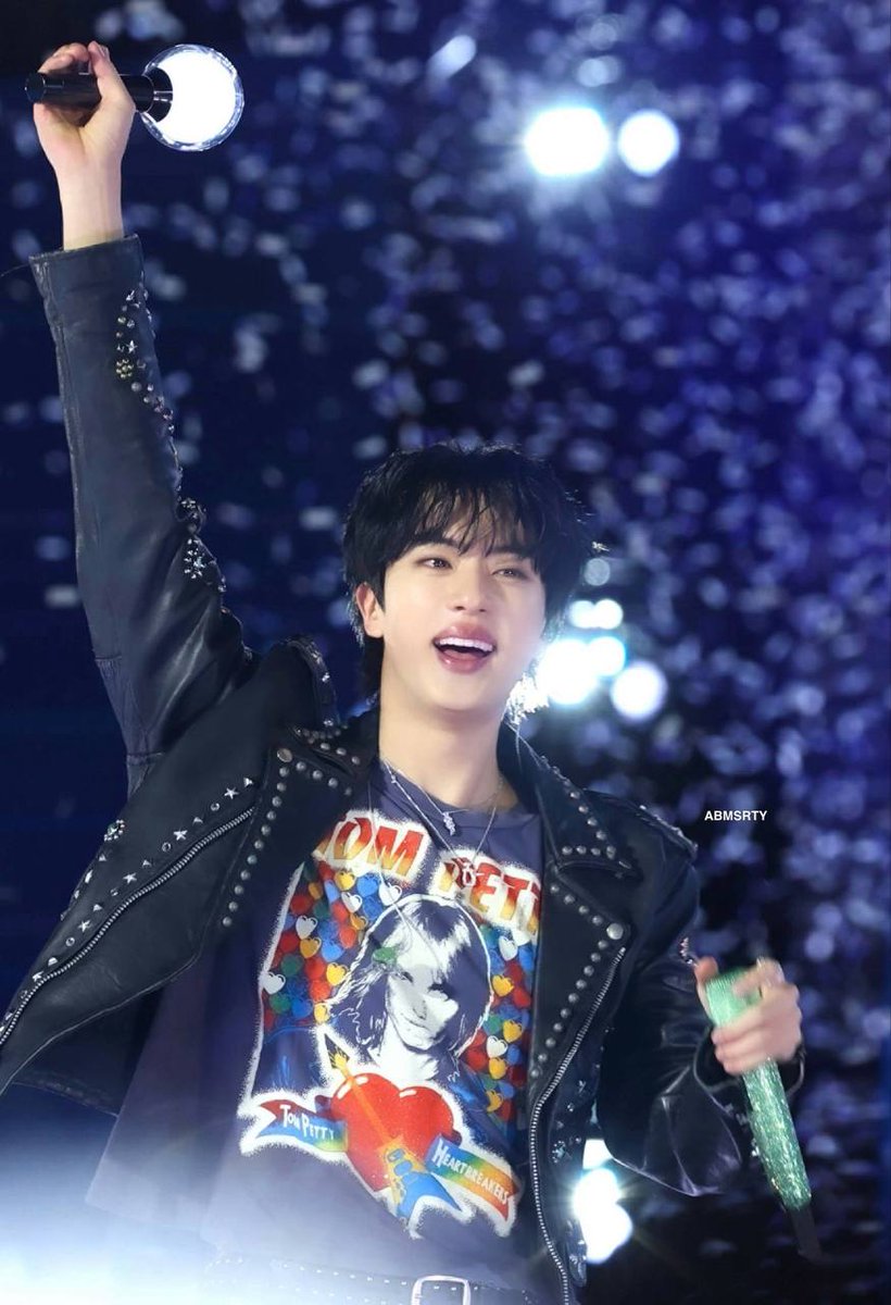 Rizitos_JK's tweet photo. I vote #Jin for #2025MAMAVOTE https://t.co/FOc2A7mAJG