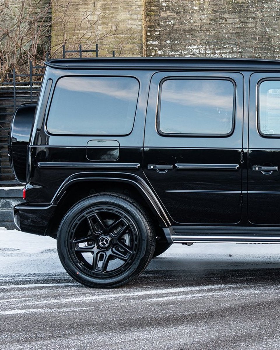 ProjectKahn's tweet image. Mercedes G-Wagon (2018–Present) G63 AMG G06 Light Alloy Wheels
Price: £2,900

Front Wheel Size: 9.5 x 22&quot;
Rear Wheel Size: 9.5 x 22&quot;
Colour: Satin Black

projectkahn.com/collections/g-…

Copyright Design by KAHN®

#ChelseaTruckCo #KahnDesign #Mercedes #GWagon #AMG #G63