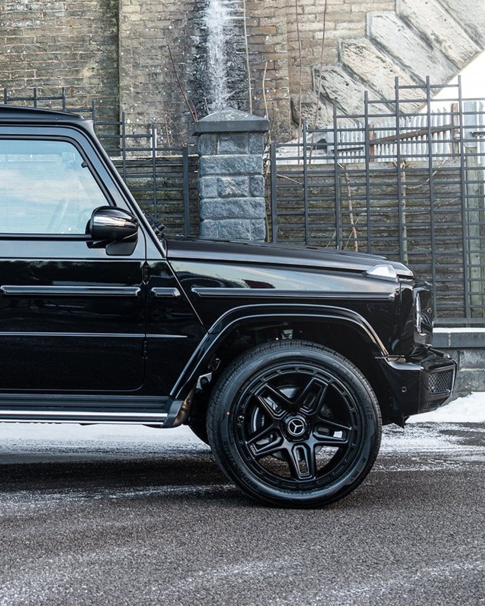 ProjectKahn's tweet image. Mercedes G-Wagon (2018–Present) G63 AMG G06 Light Alloy Wheels
Price: £2,900

Front Wheel Size: 9.5 x 22&quot;
Rear Wheel Size: 9.5 x 22&quot;
Colour: Satin Black

projectkahn.com/collections/g-…

Copyright Design by KAHN®

#ChelseaTruckCo #KahnDesign #Mercedes #GWagon #AMG #G63