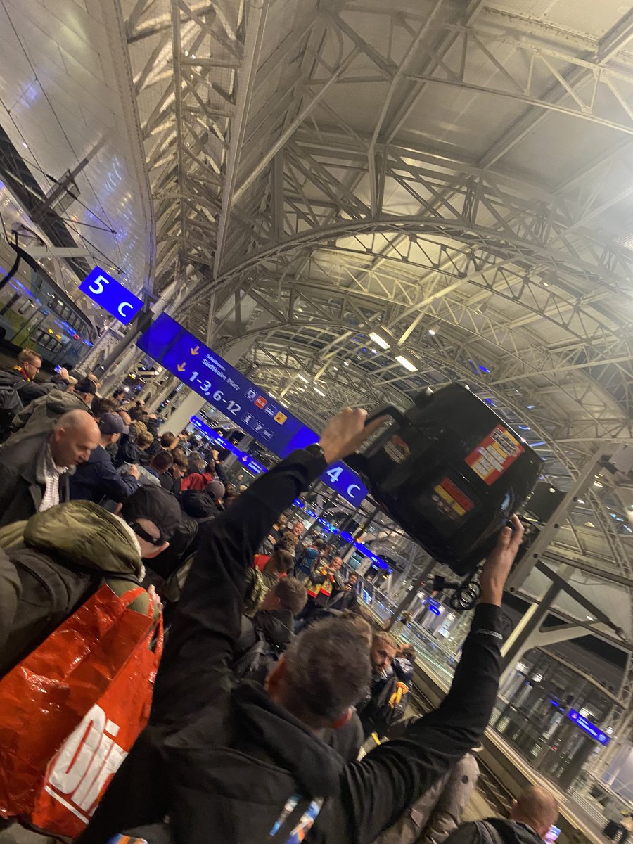 Noppie79's tweet photo. #AwayDays #Kowet #salGAE #Deventer #KowetEuropees #nopyronoparty https://t.co/kWVOVXp8DD