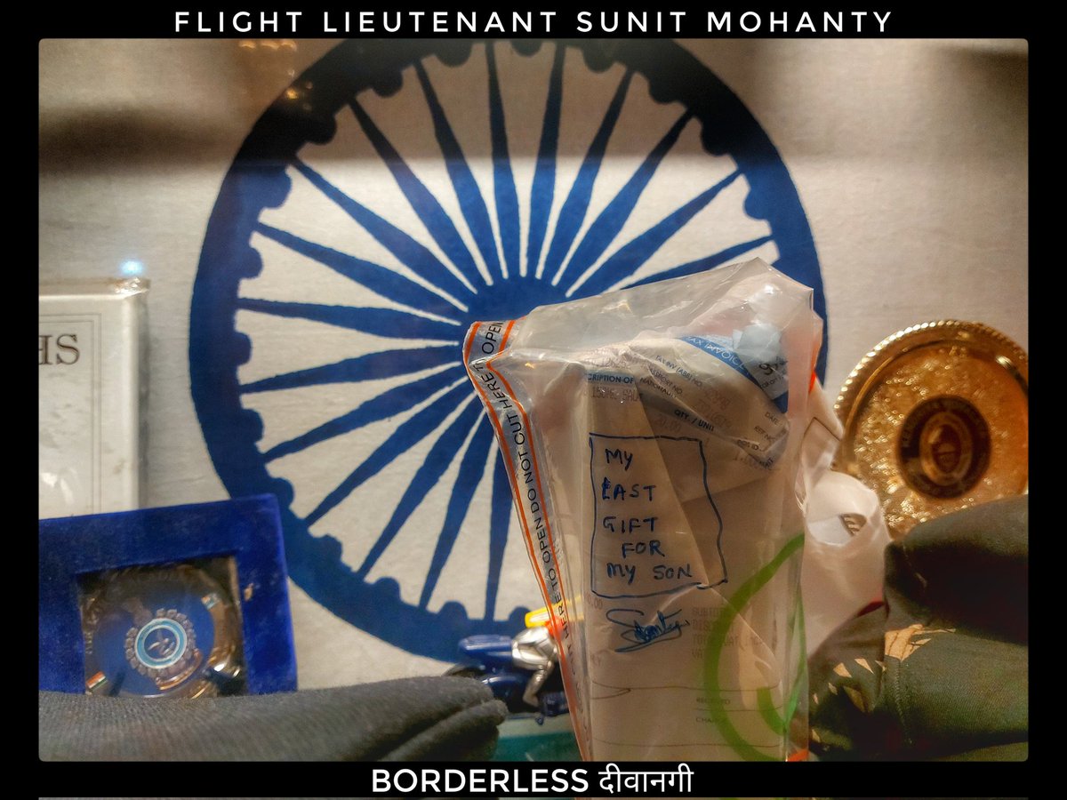 Father's last gift to his son ..
Son's last gift to his father #Tiranga

Both gifts in the same frame and FLIGHT LIEUTENANT SUNIT MOHANTY has not seen any of the two gifts.

He lost his life with 12 others, in the ill fated An 32 crash that took place in 2019.
#FreedomisnotFree