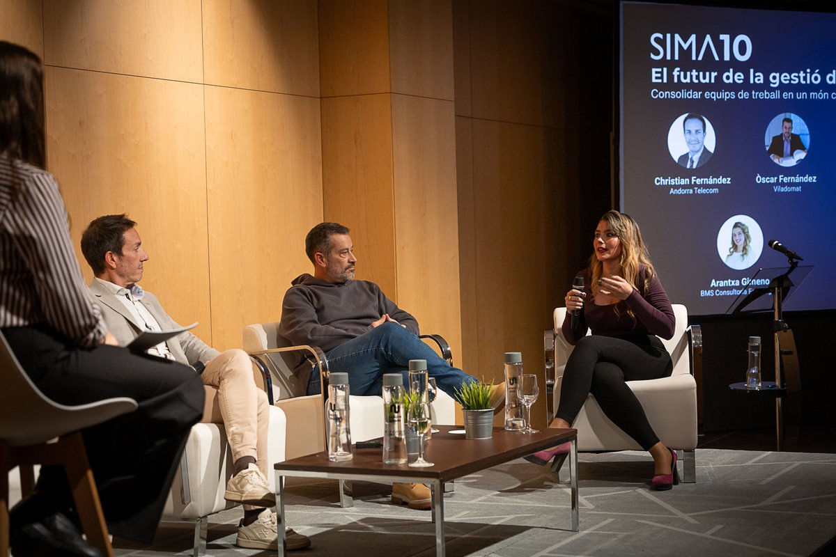 SIMAndorra's tweet photo. Seguim al #SIMA10 amb el futur de la gestió de persones, una reflexió sobre conciliació, flexibilitat i sostenibilitat com a eixos dels nous models d’equip i lideratge. 🤝 https://t.co/4Yj4FqNOET