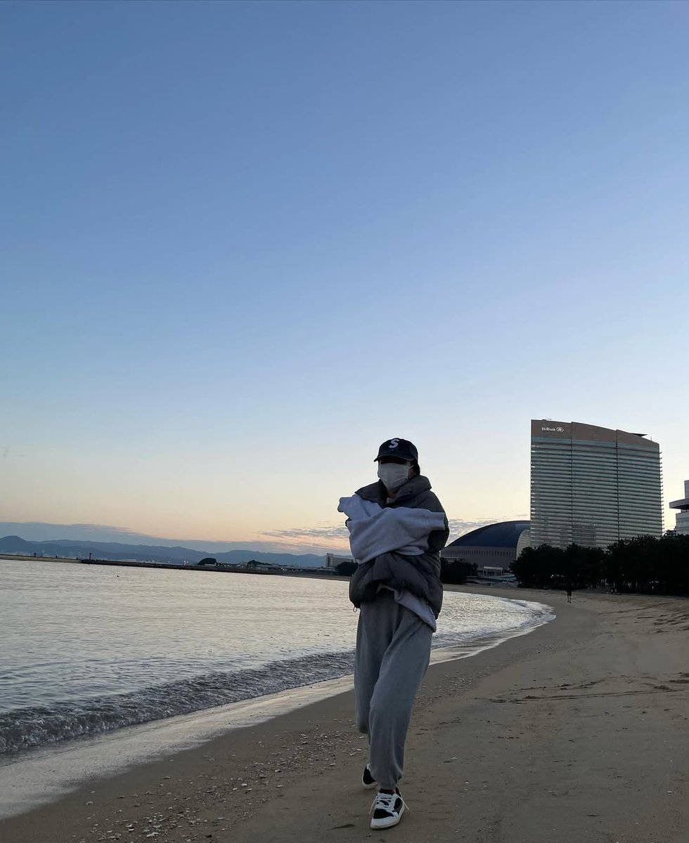 LBhattori's tweet photo. The sea of time without one is great💛 https://t.co/y6UIrY5MNM