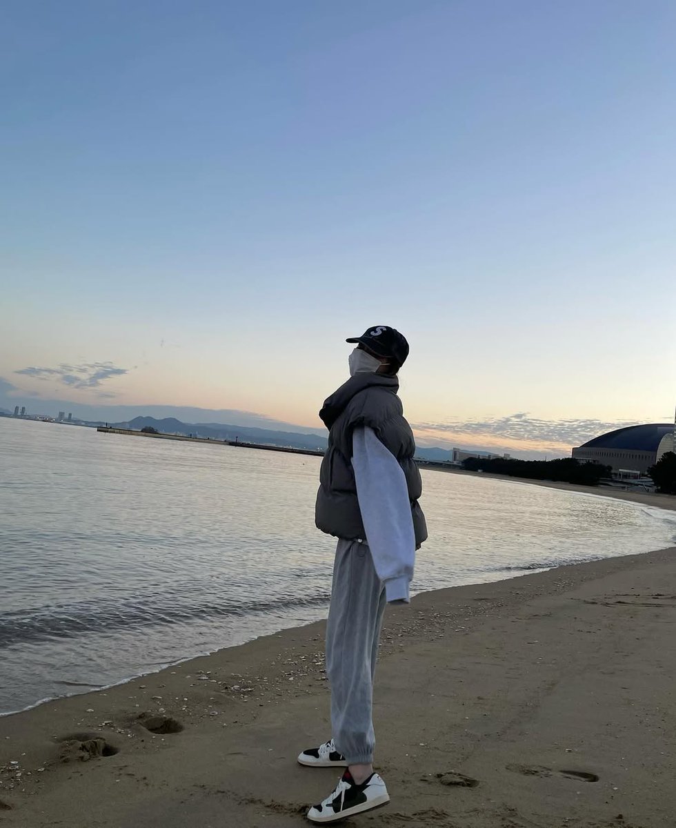 LBhattori's tweet photo. The sea of time without one is great💛 https://t.co/y6UIrY5MNM