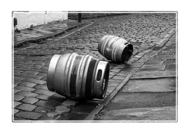 photos_dsmith's tweet image. Over the #barrel springs to mind when seeing two #beer #barrels (#kegs) which have rolled down the #cobbled #street in #Maccesfield #Cheshire. The local #pub #bar had to collect them from the bottom. #blackandwhitephotography #blackandwhitephoto #PhotographyIsArt #photograph