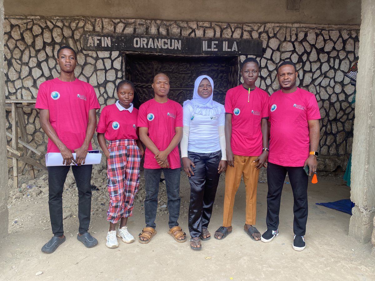 nighealthwatch's tweet photo. In Osun, Oyinkansola Fadiji, a lecturer at the Federal University of Health Sciences, is implementing Rabies-Safe Ila-Orangun.

The project is part of a broader One Health effort focused on improving awareness, clearing myths, and promoting preventive actions against rabies. Through four market rallies and a radio programme held around World Rabies Day, the project is helping residents of Ila-Orangun understand bite management, vaccination, and the importance of early medical attention. 

#NHWSPCFellowship