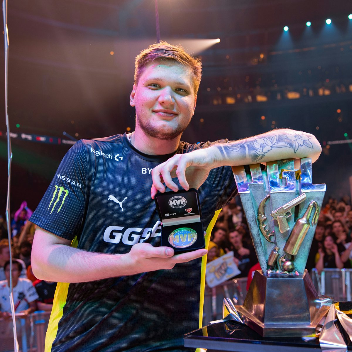 HLTVorg's tweet image. The day the king of Counter-Strike finally claimed his crown 👑😌 @s1mpleO