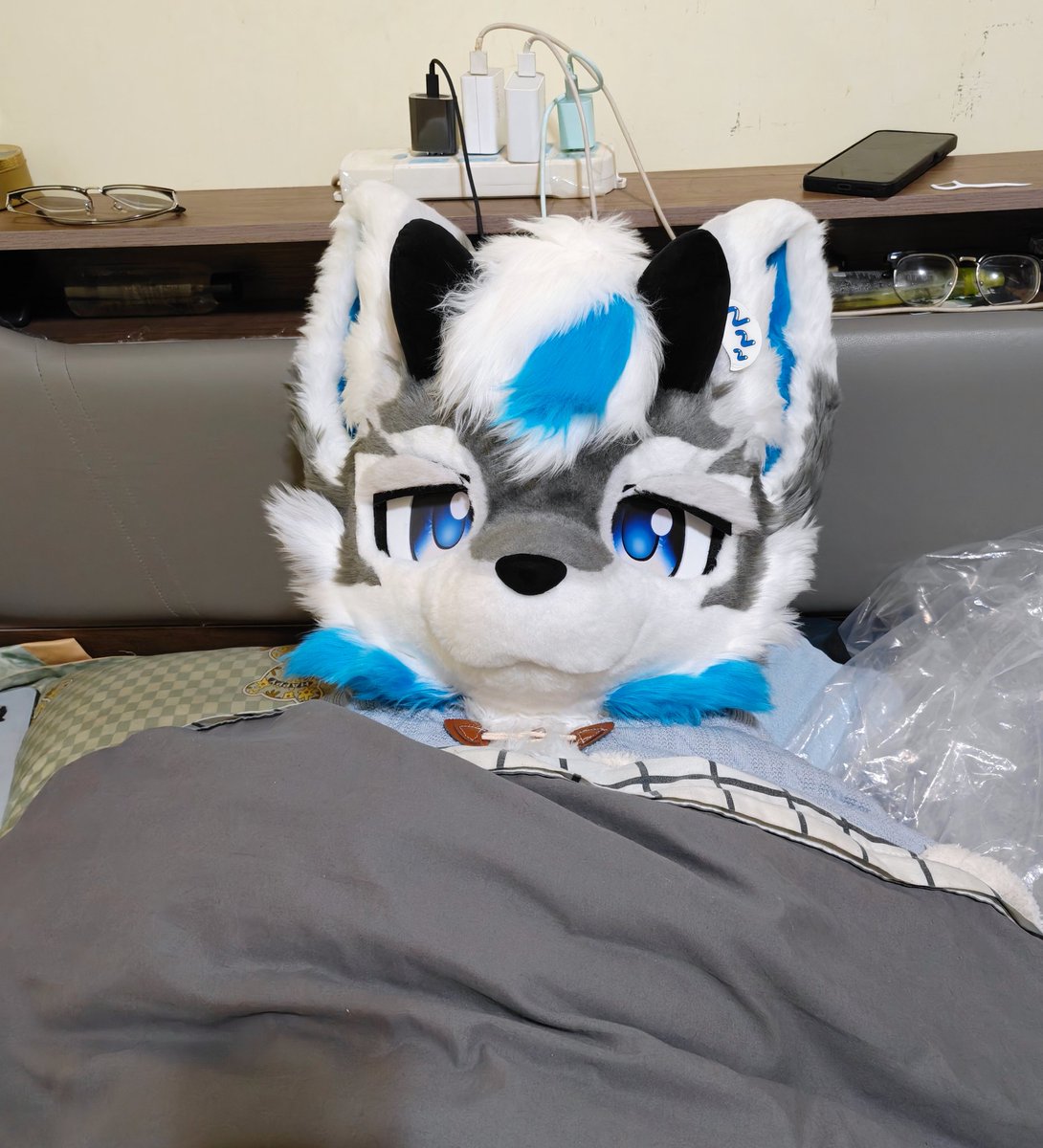 想吃薯片 想吃炸鸡 想吃巧克力 想吃小蛋糕   想吃烤肉 想吃火锅 什么都想吃🥺
     Want potato chips, want fried chicken, want chocolate, want cupcakes, want barbecue, want hot pot, want everyeverything 🥺＃furry #furmony