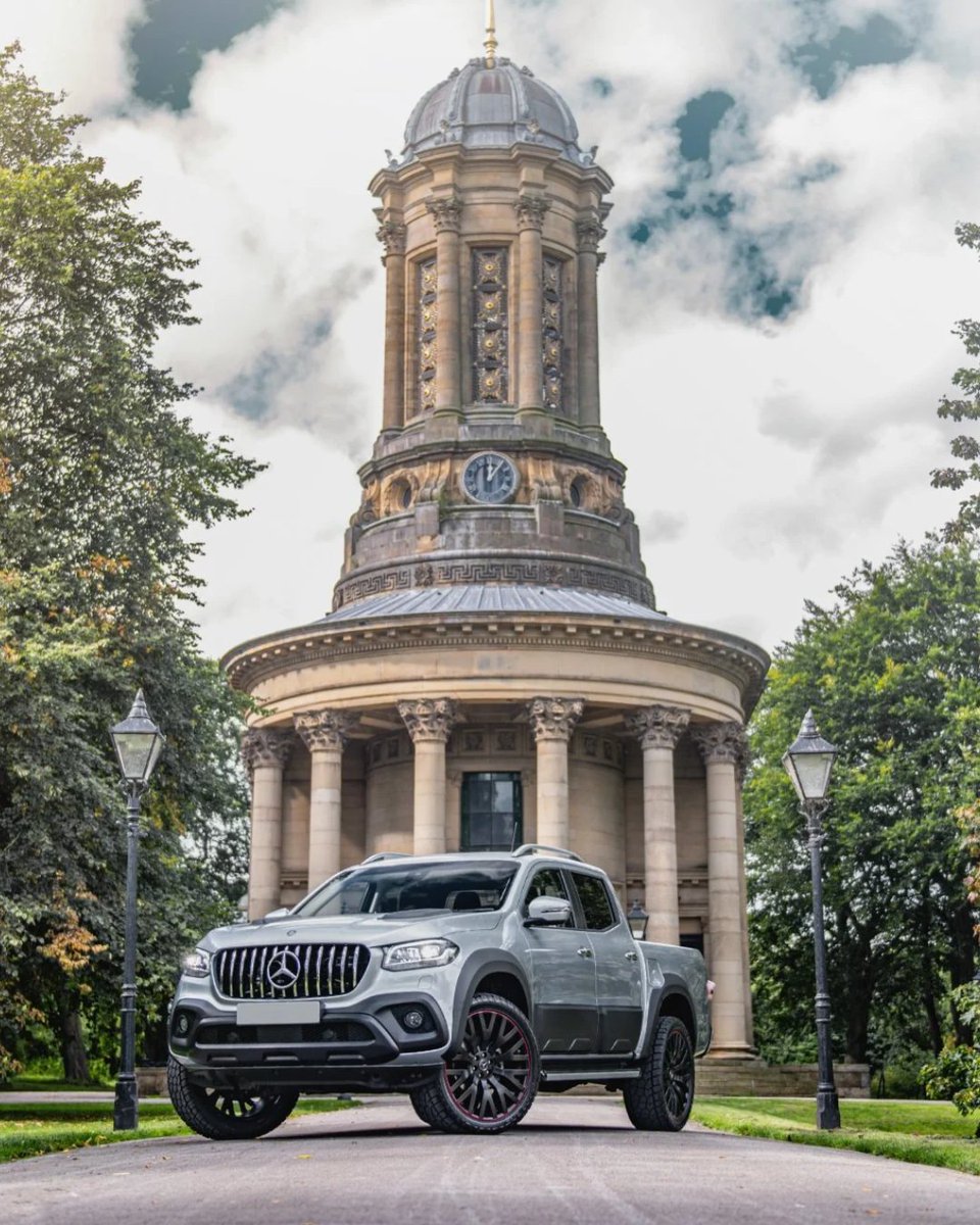 ProjectKahn's tweet image. Mercedes X-Class (2019–Present) RS Light Alloy Wheels with Red Stripe
Price: £2,640

Front Wheel Size: 9.5 x 22&quot;
Rear Wheel Size: 9.5 x 22&quot;
Colour: Satin Black / Diamond with Red Stripe

See more: projectkahn.com/collections/x-…

#ChelseaTruckCo #KahnDesign #Mercedes #XClass #RSWheels